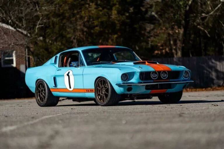 Ford Mustang 1968, рестомод Mustang, Mustang Fastback, аукцион авто, Aluminator XS, классические автомобили, американские маслкары, реставрация авто.
