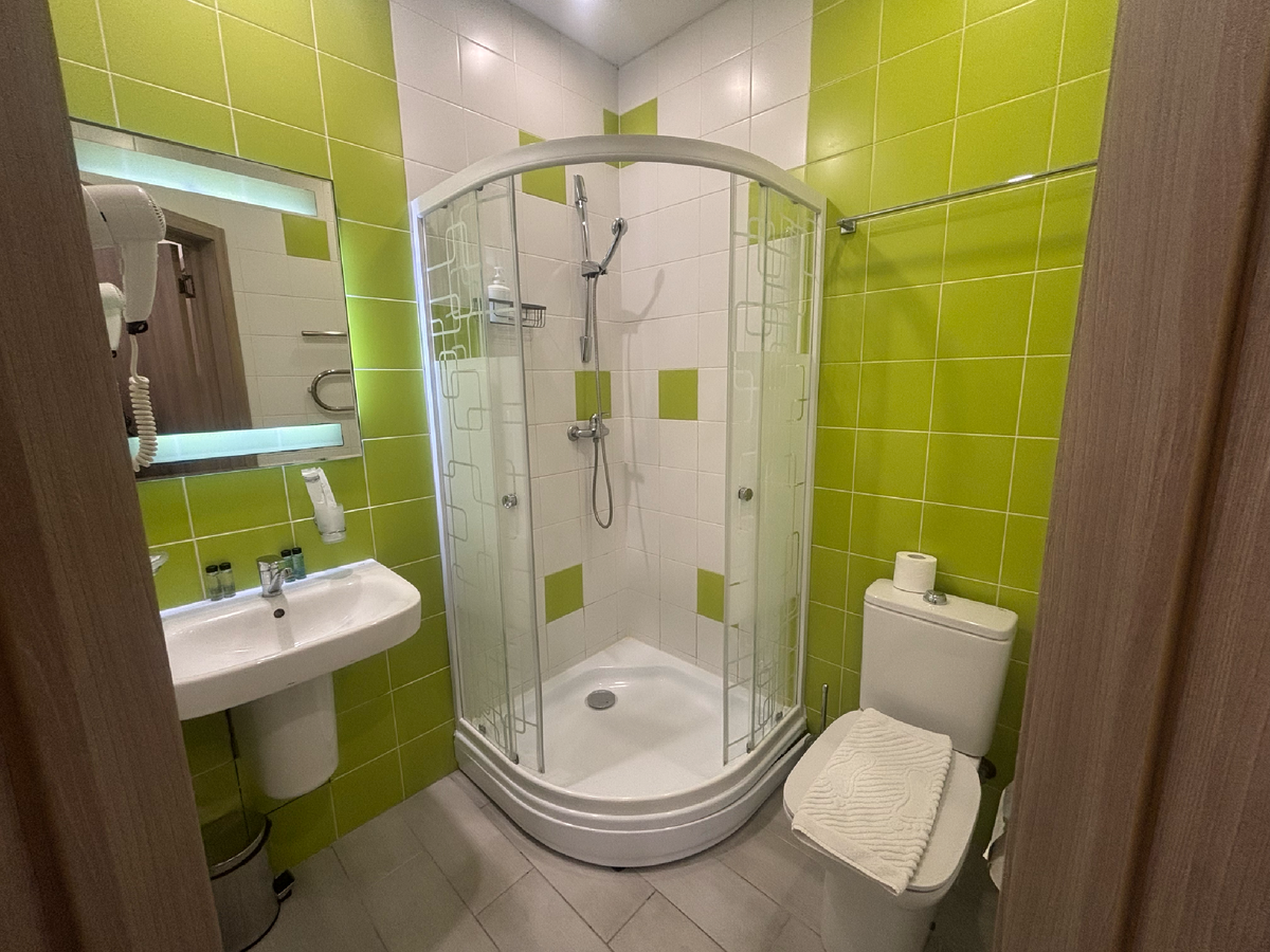 Ванная комната. Были даже зубные наборы