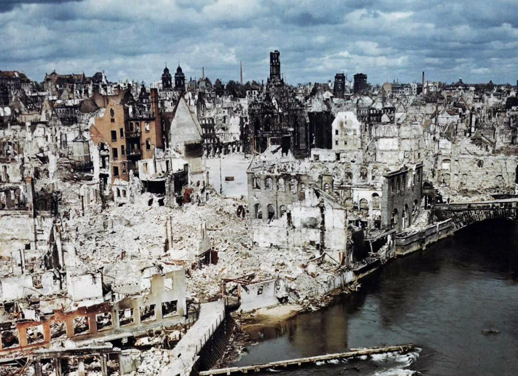 Нюрнберг в 1945 году.