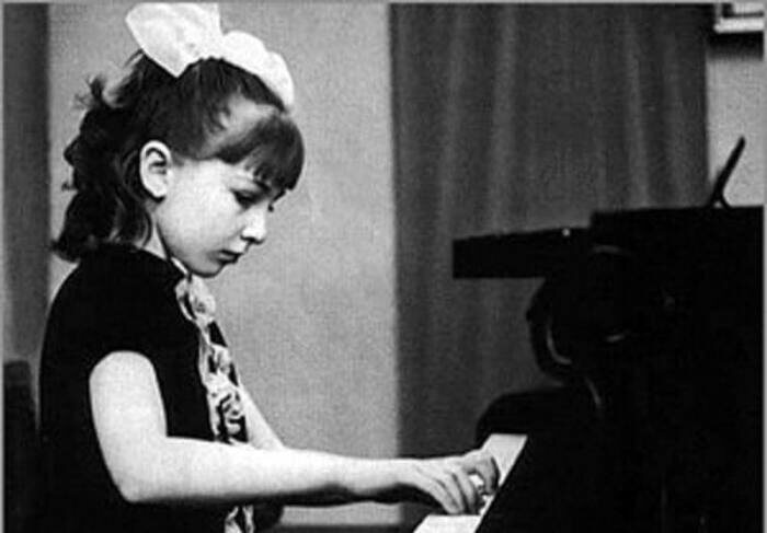 Катя Семёнова в детстве