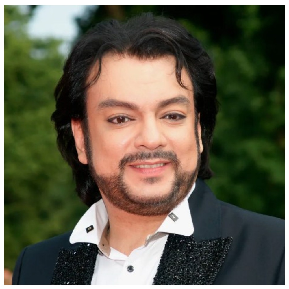 Еще недавно Филипп выглядел вполне прилично - как турок среднего возраста.