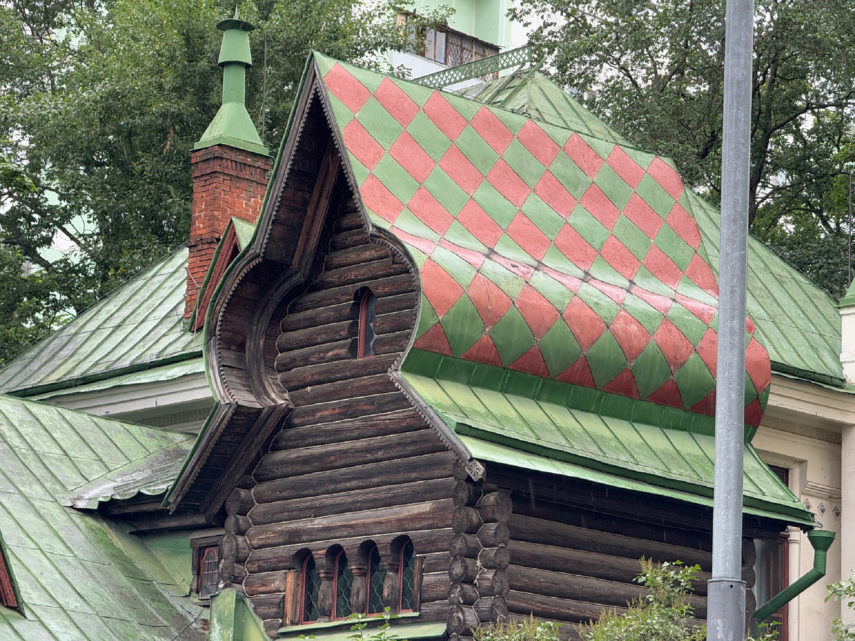 Дом-Терем Васнецова в Москве. Фото автора 