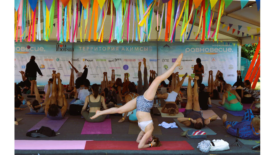 Мероприятие приурочили к Международному дню йоги (21 июня).📷Фото: Маргарита Синкевич