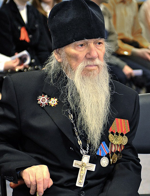 Протоиерей Валентин Бирюков – фронтовик, орденоносец, он до самой кончины каждый день посещал храм.  Источник:  https://orthedu.ru/uploads/posts/2020-04/1586225098_birukov.jpeg