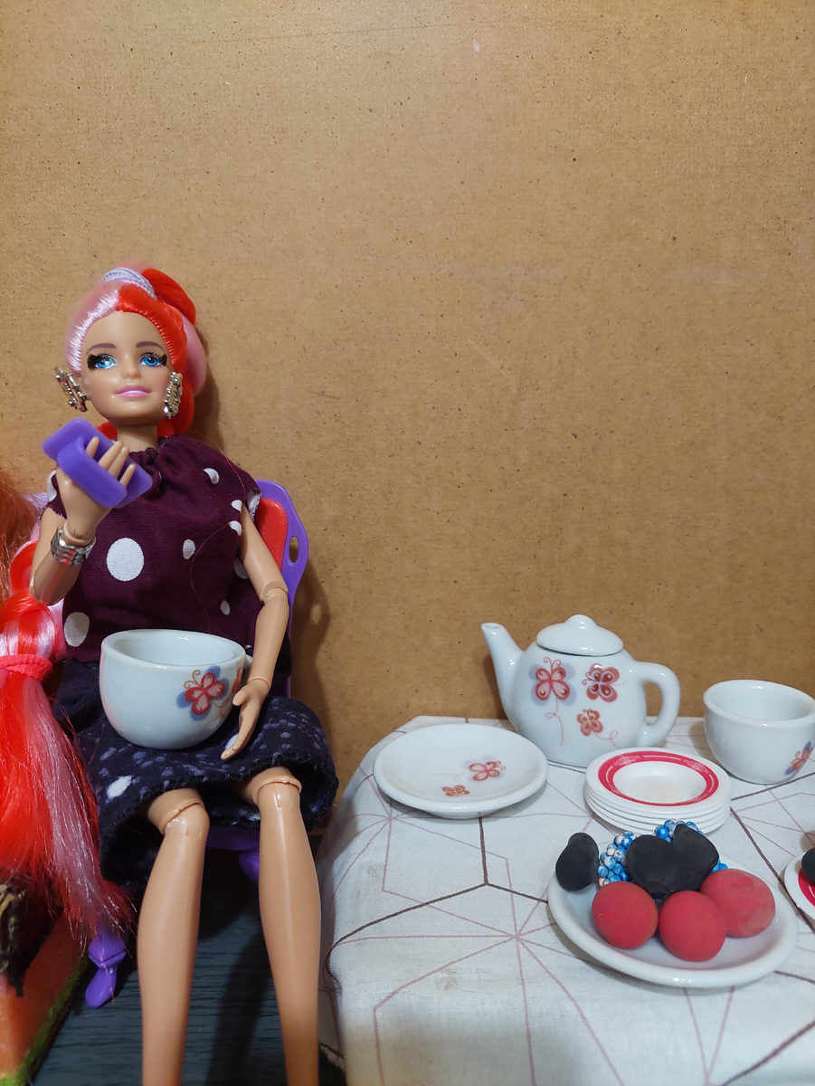 Ингрид ждёт сообщения от Энкона.