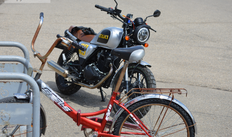 Фото автора. Лето 2025. Станица. Используются все виды транспорта. Лето однако.