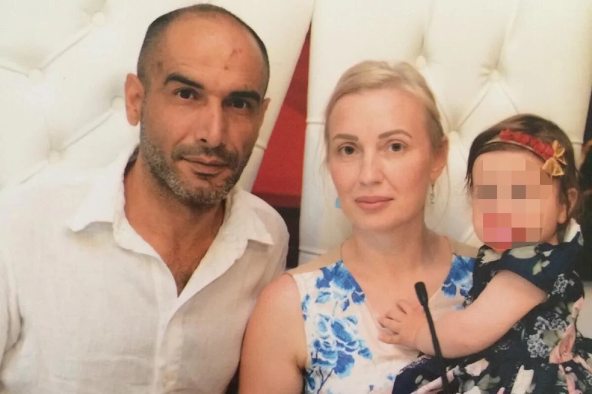    Алина Кая, Муртеза с дочерью.