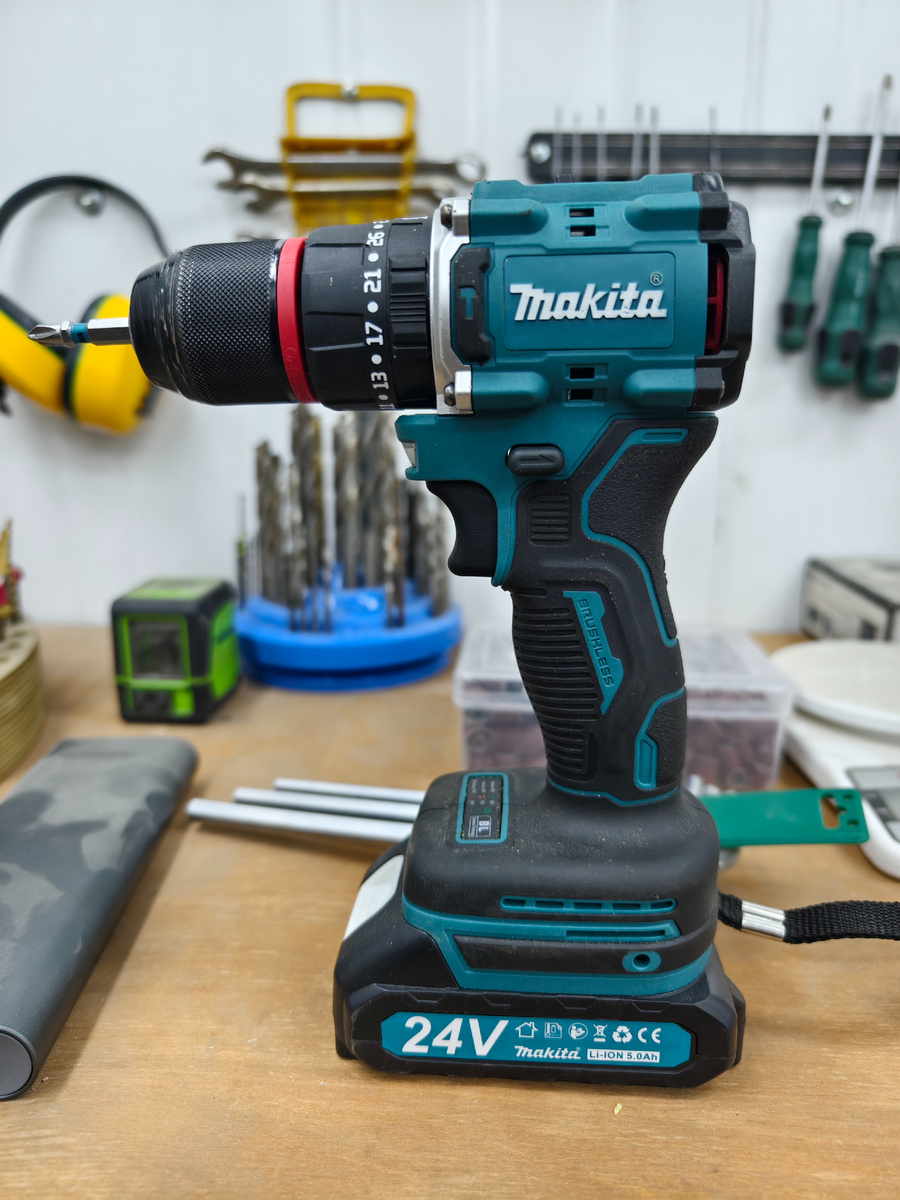 Шуруповерт реплика "Makita" с Ozon.