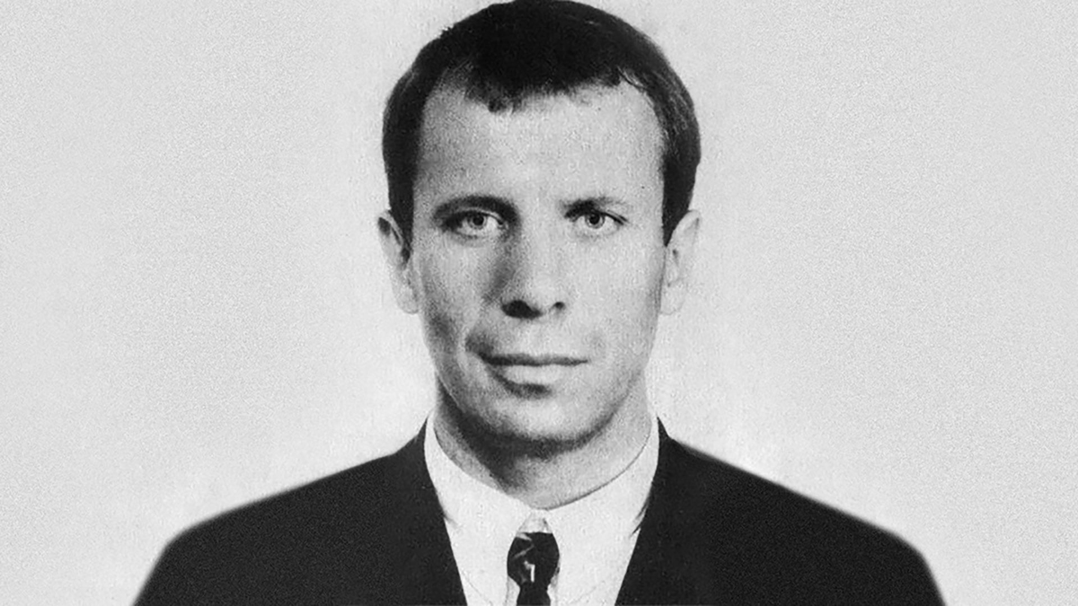 - В 1973 году Сергей Иванович был призван на службу, где по разным данным мог входить как в спортроту, так и в элитные подразделения охраны Кремля. 