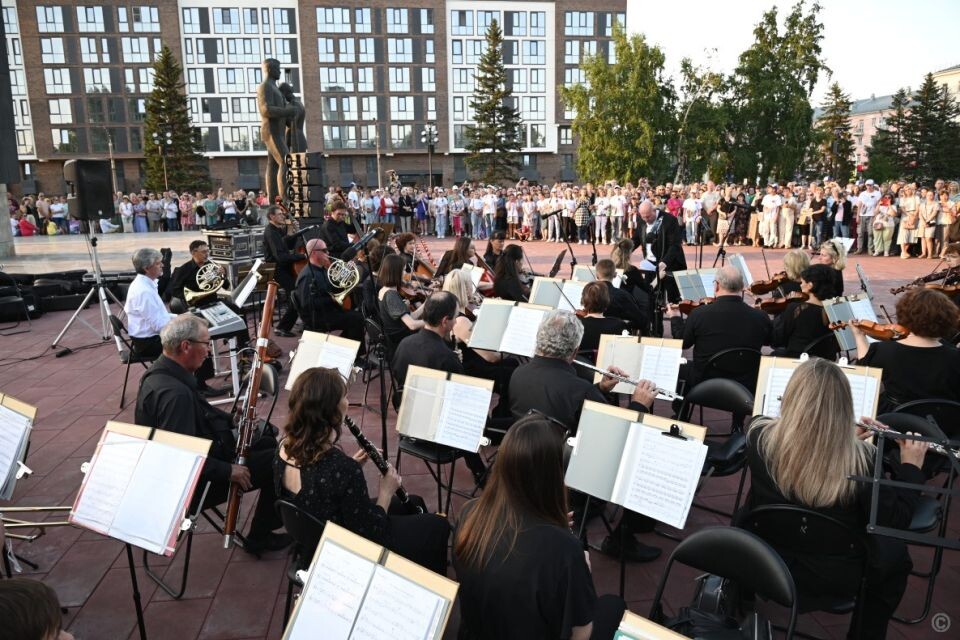    Концерт-реквием ко Дню памяти и скорби, Барнаул. Источник: Михаил Полубедов