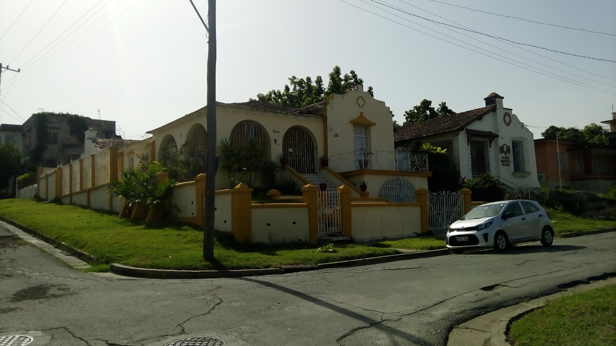 Перекресток. Пока тихо.