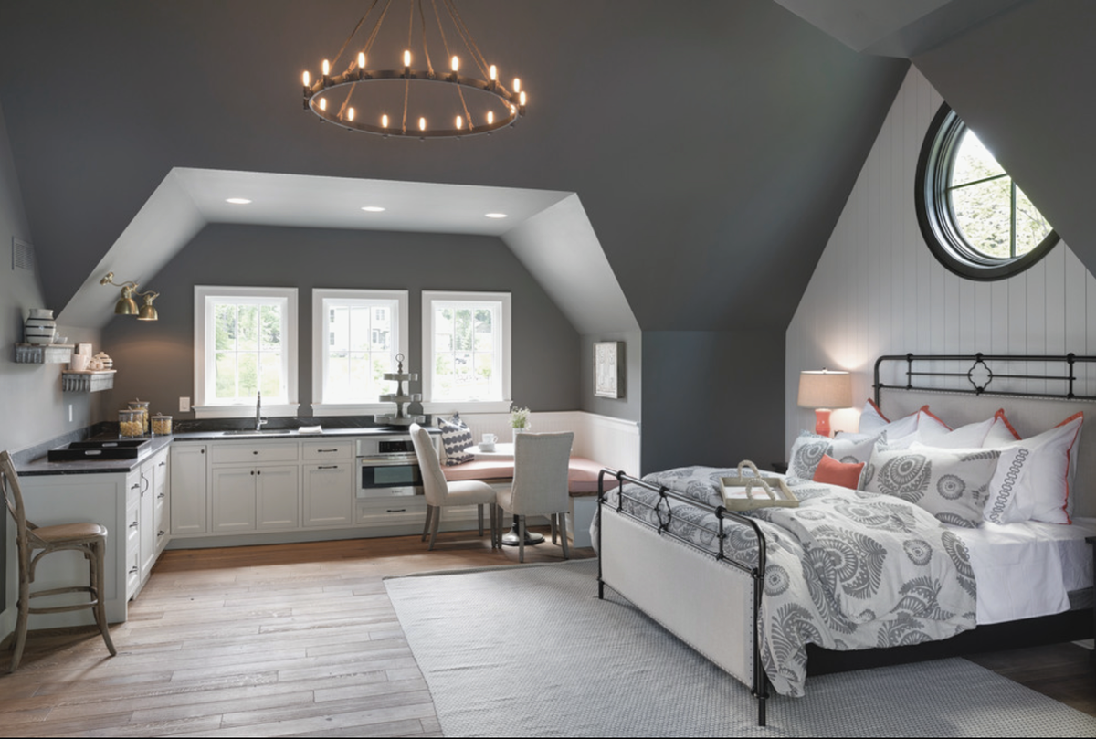 Графитовый цвет удачно подчеркивает достоинства интерьера