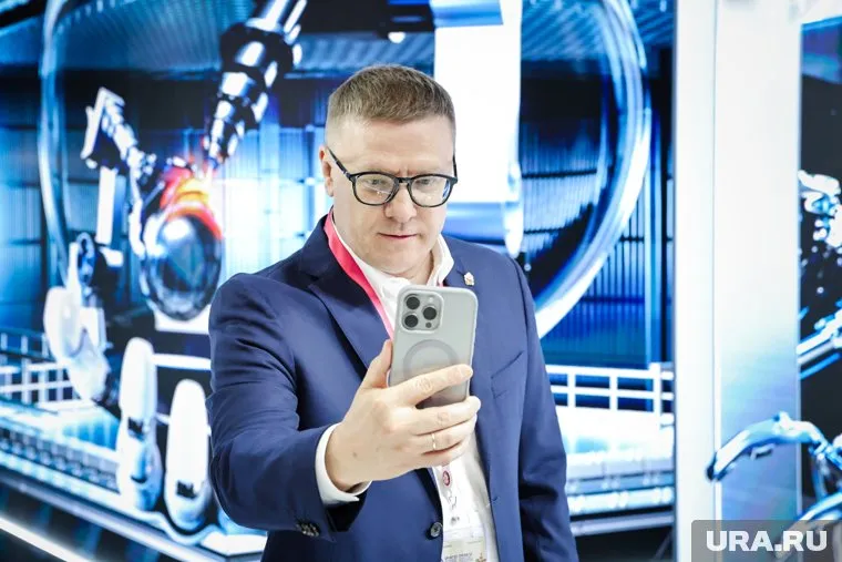 Губернатор Алексей Текслер возглавил делегацию Челябинской области на ПМЭФ
Фото: Роман Наумов © URA.RU