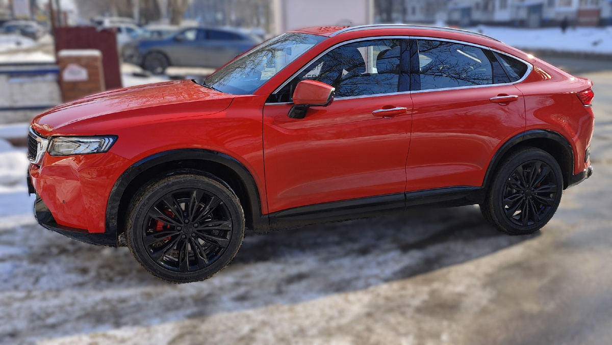 Из салона машина выкатилась на шинах 245/45R20