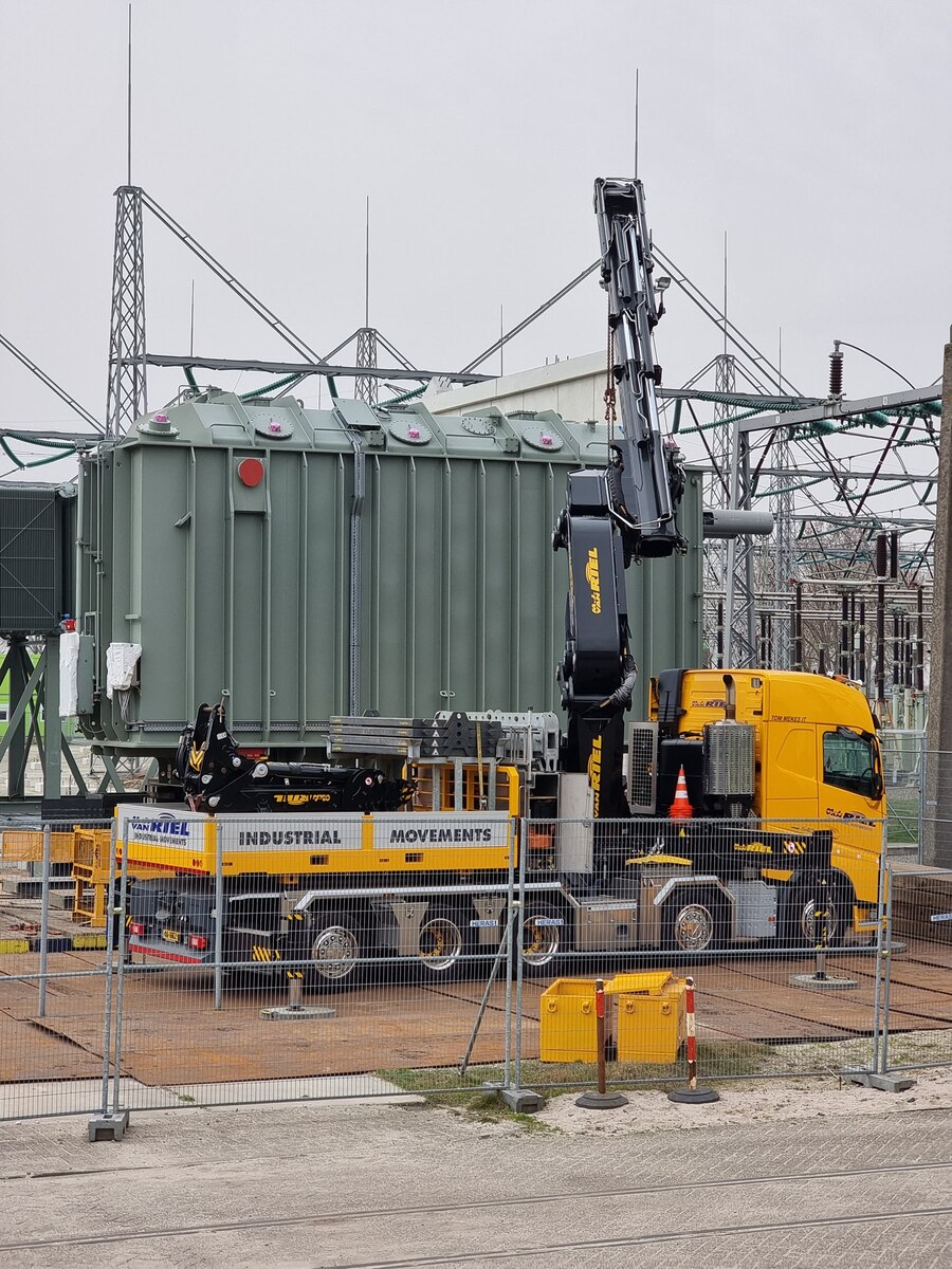 Типичные задачи автокрана теперь решает #манипулятор