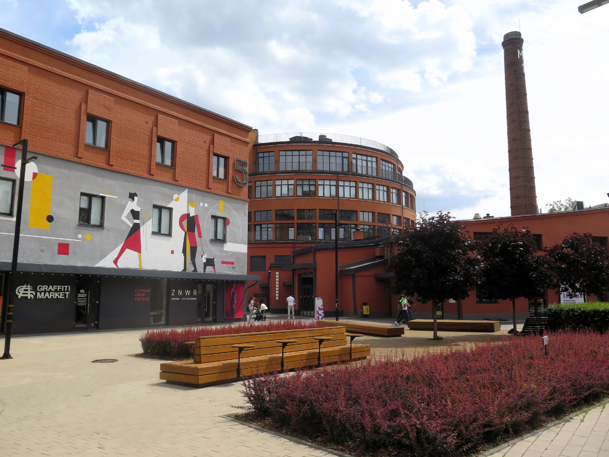 Корпус завода по проекту Георгия Марсакова 1933-1934 годы строительства.