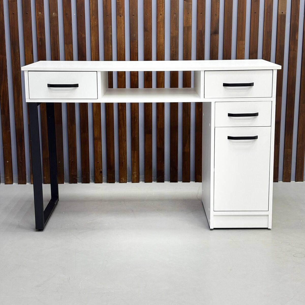 Маникюрный стол МС-15