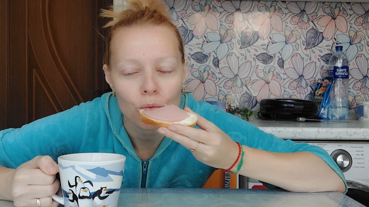 Бутик с колбасой и маслом