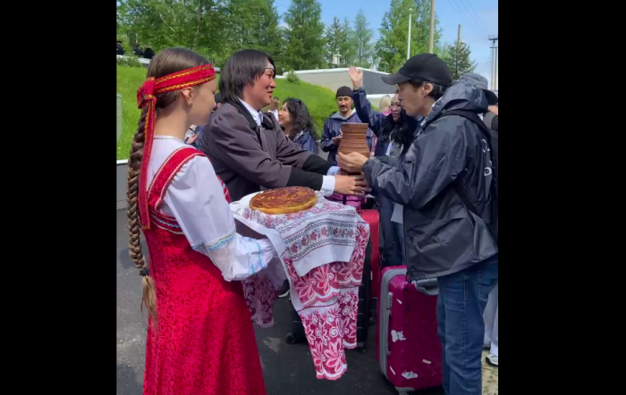Встреча первых гостей / Скриншот видео телеграм-канал «Ысыах Олонхо в Нерюнгринском районе»
