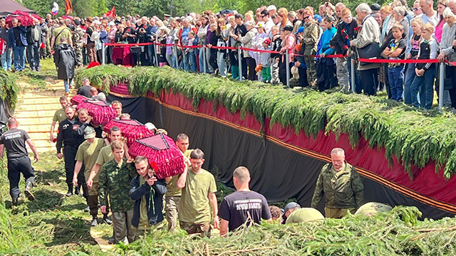 В Ржеве прошла церемония перезахоронения останков защитников Родины 