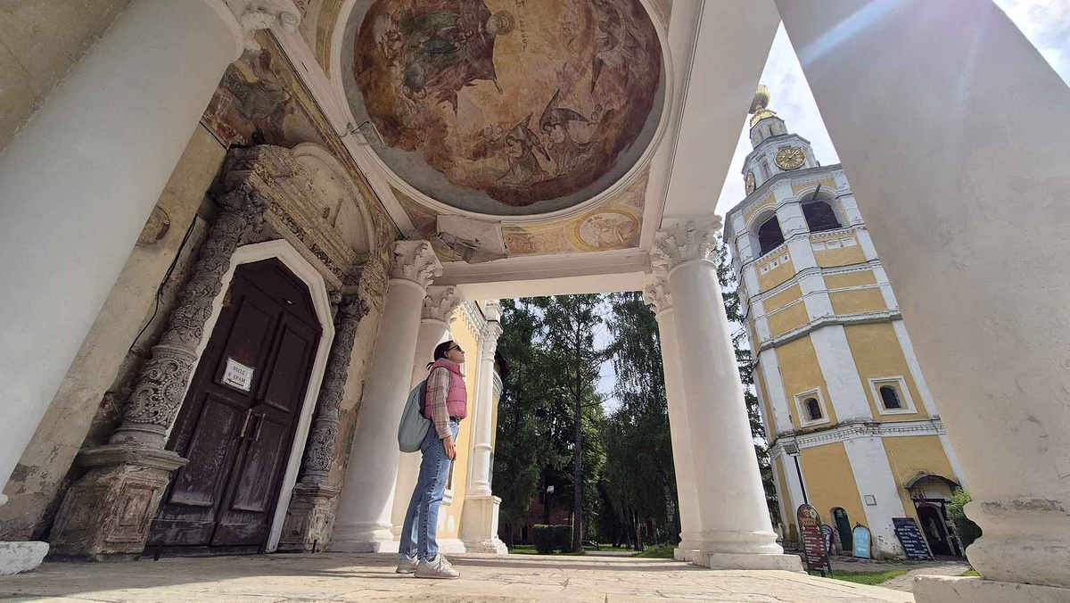 Спасо-Преображенский собор — главный городской храм Углича. Построен в 1713 году на месте более древнего храма