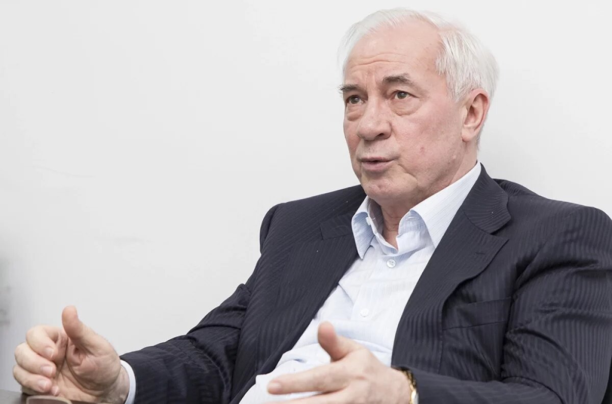    Экс-премьер Украины Азаров: здравых политических сил на Украине сейчас нет