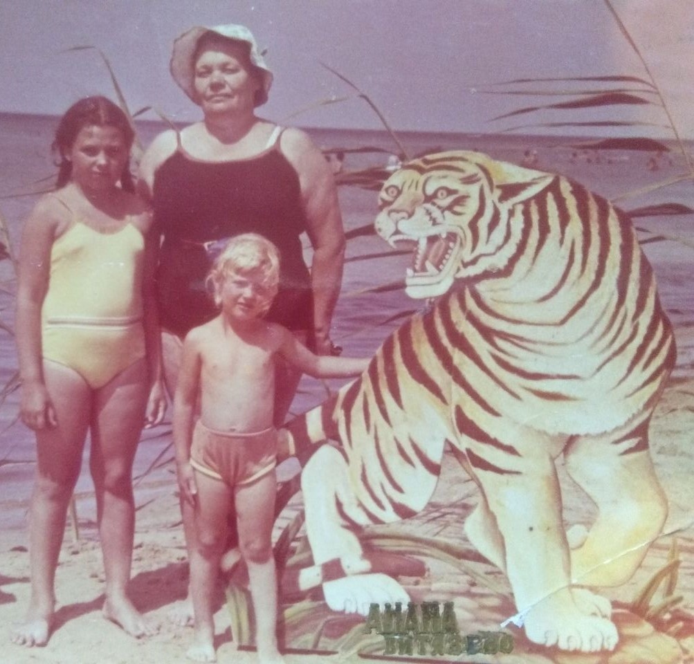 Марина, бабушка Галя и я 