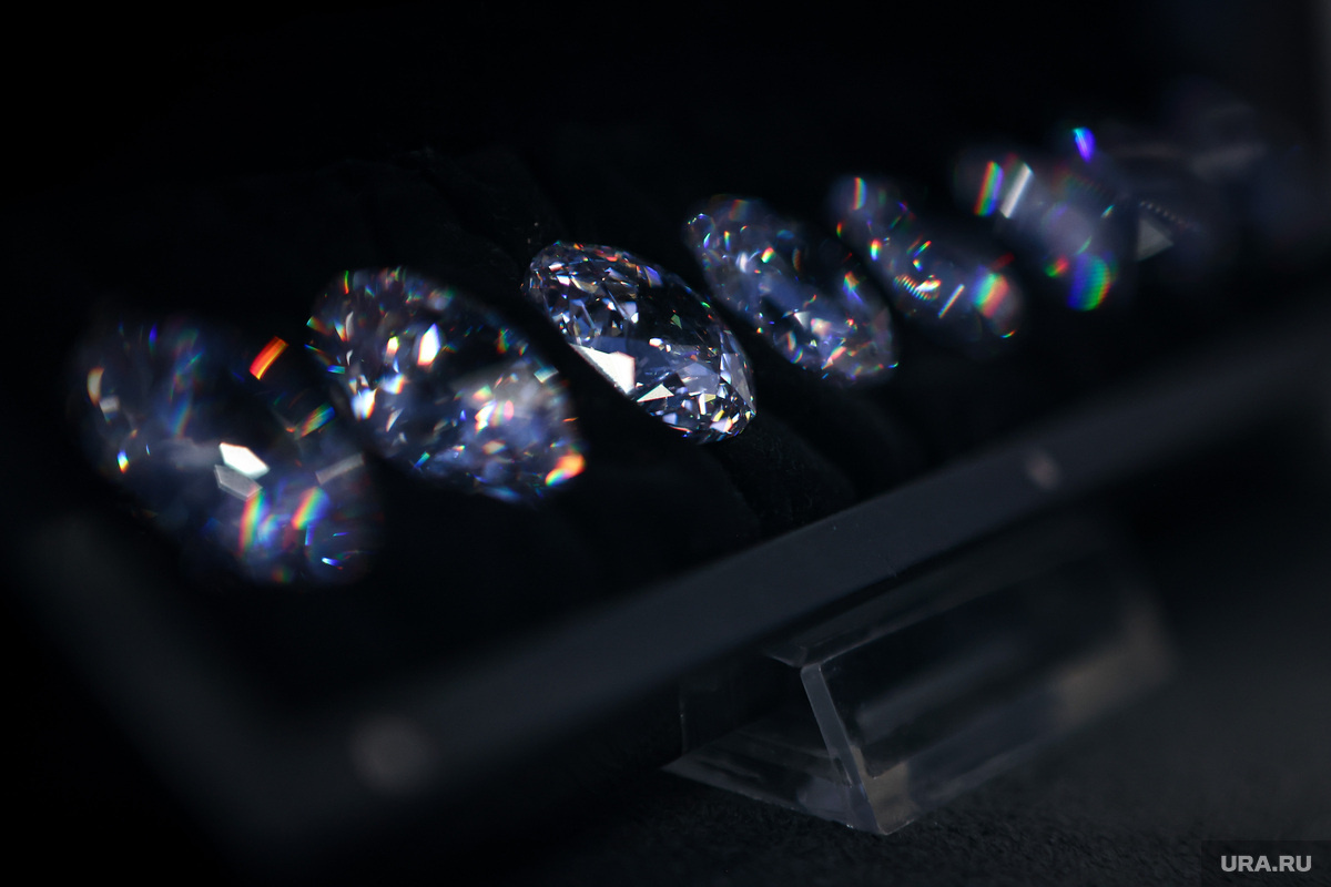 Сотрудница компании подменяла алмазное сырье, используя технические кристаллы. Фото: Владимир Андреев © URA.RU