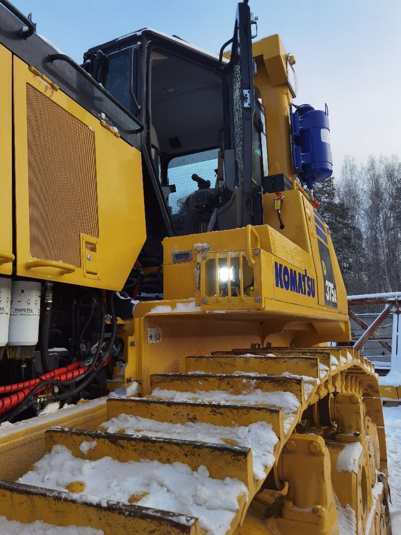 г. Екатеринбург. Комплексная установка дополнительного оборудования на Komatsu D375A.