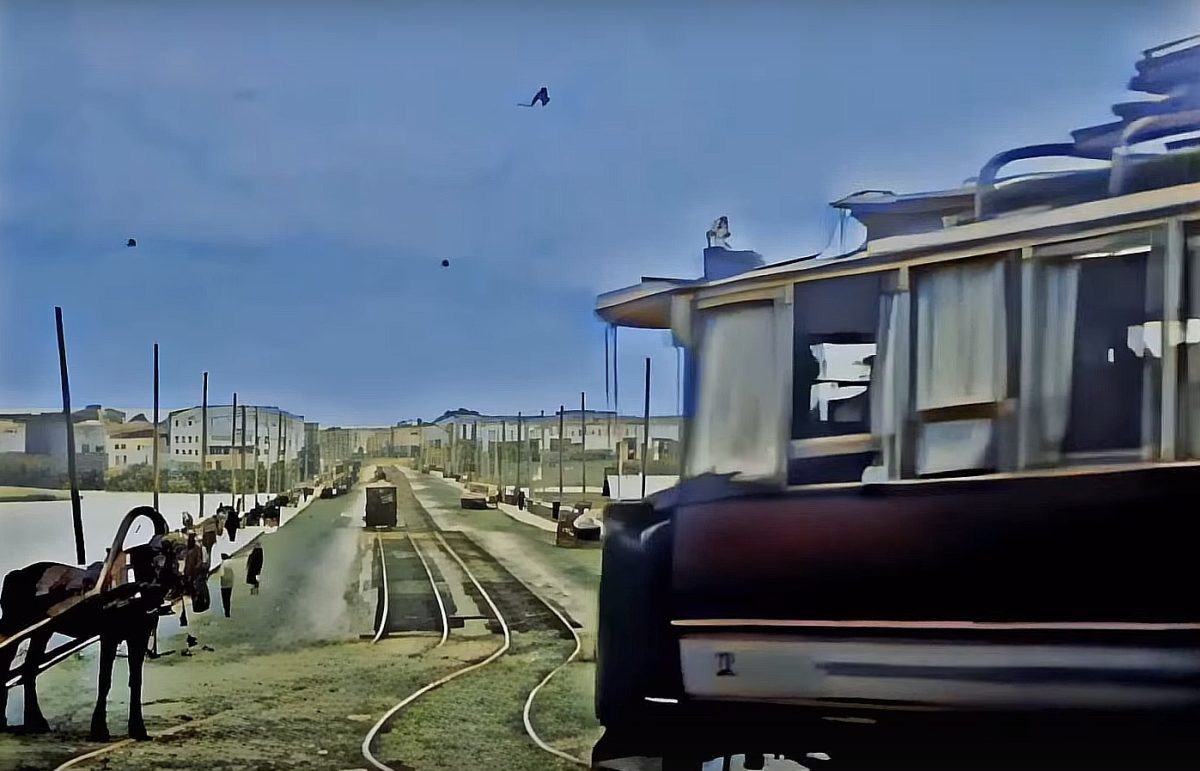    Переправа состояла из 26 деревянных судов, которые назывались плашкоутами