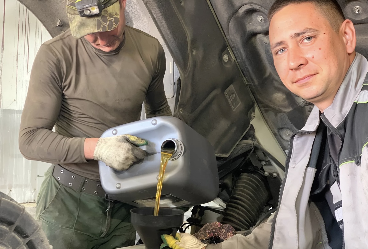 Заливка моторного масла QUALITY FORMULA CARGO E4 10W40