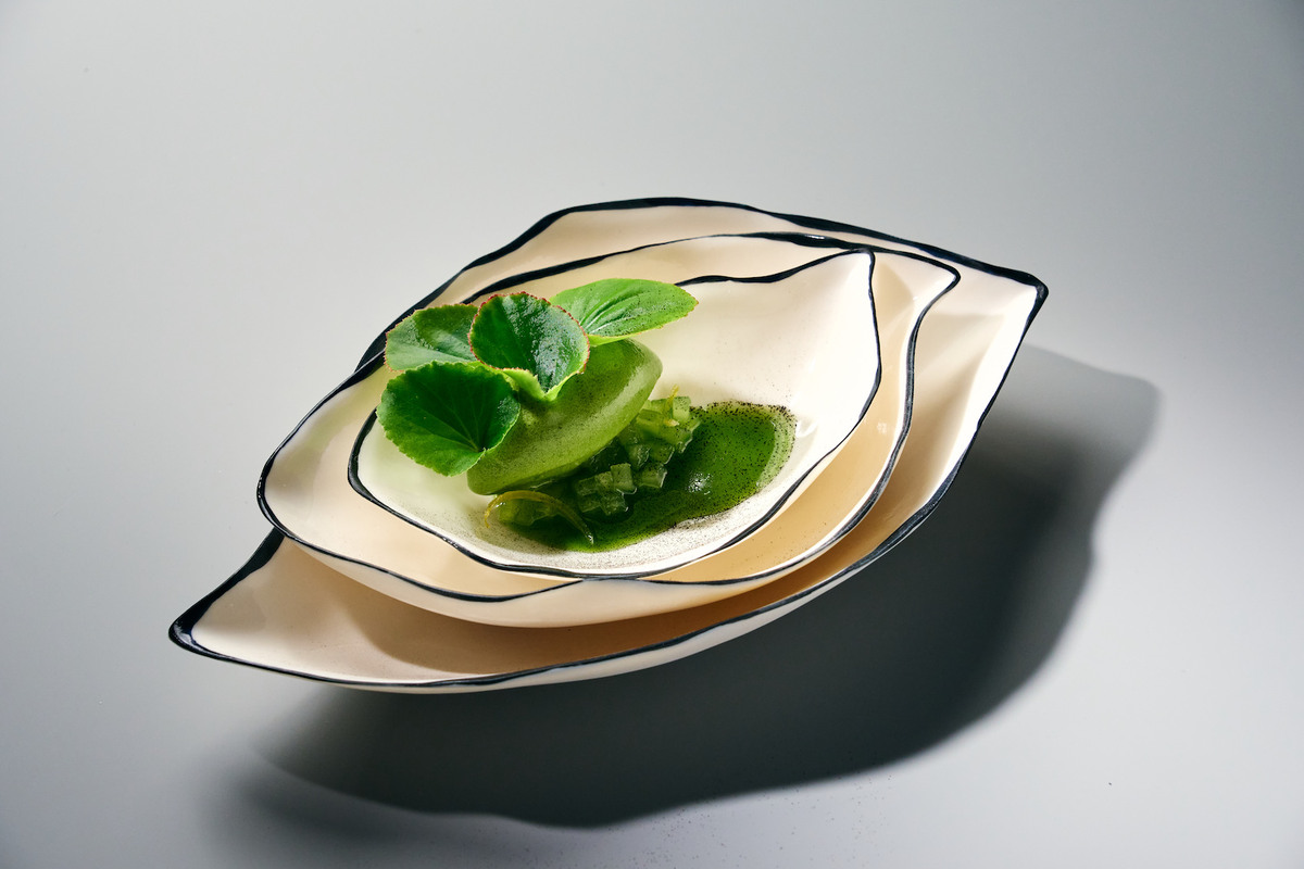     Гастрономическое дефиле: яркие новинки и сеты в ресторанах Москвы и Петербурга