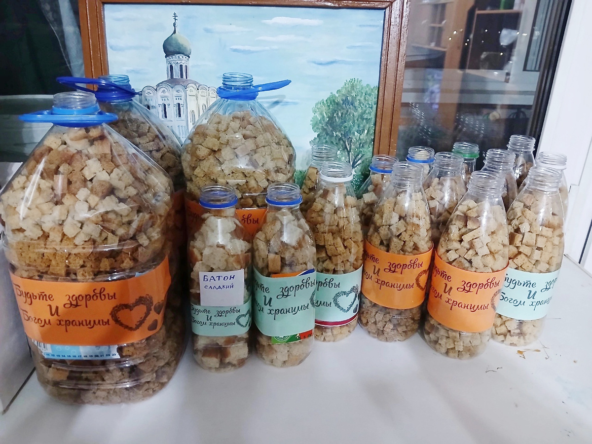 Сухарики упакованы для отправки бойцам