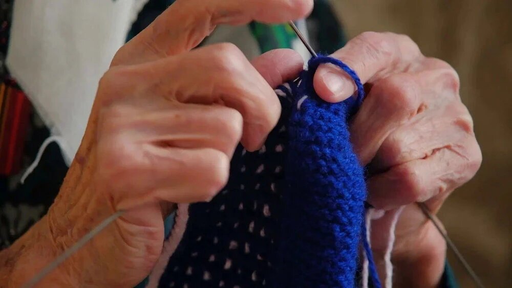    Ограничение не касается накопительной пенсии, она может выплачиваться параллельно с другими видами