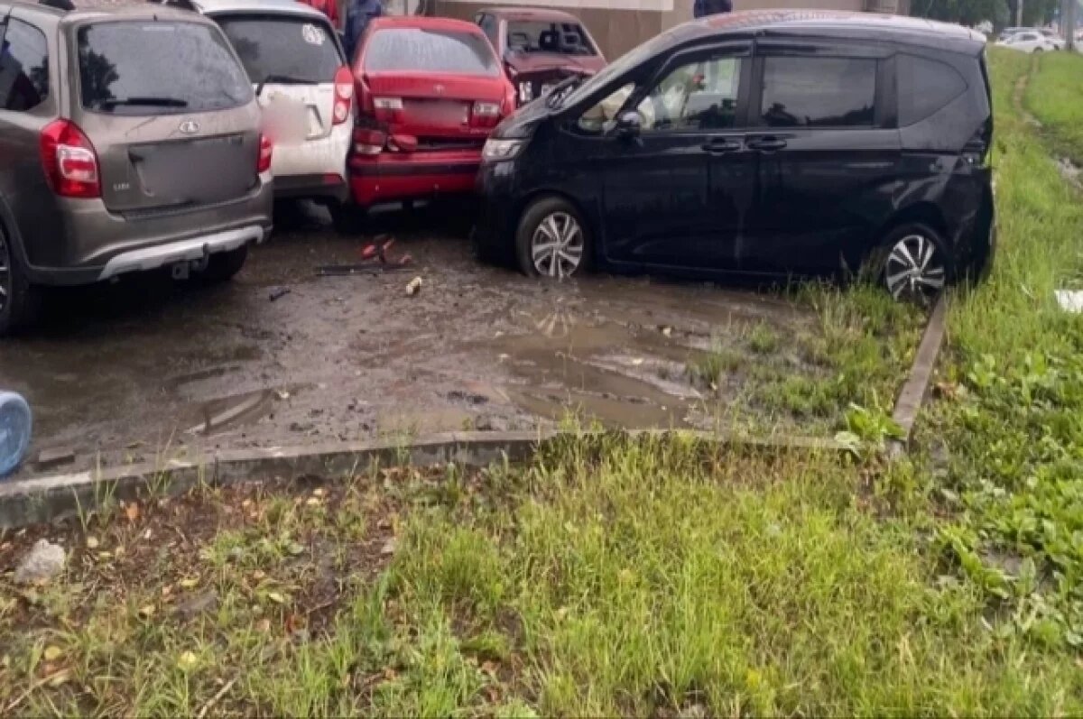    Младенец пострадал в массовом ДТП с восемью машинами в Челябинске