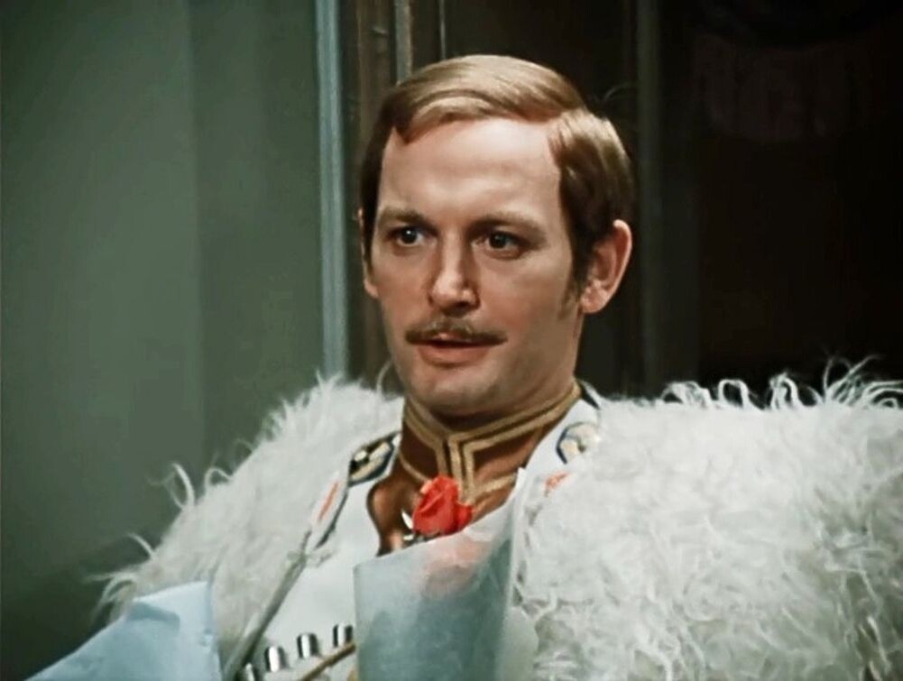 Василий Лановой в роли Леонида Юрьевича Шервинского (Дни Турбиных)