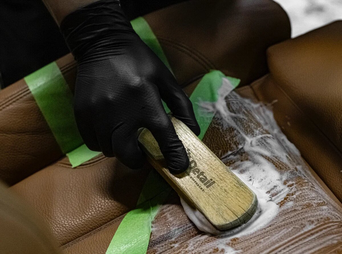 Восстановление кожаного салона в Мойвилль: эстетика, комфорт и точность до миллиметра.