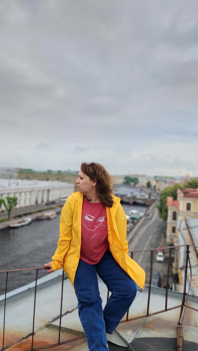 А это просто красивая я на крыше. 