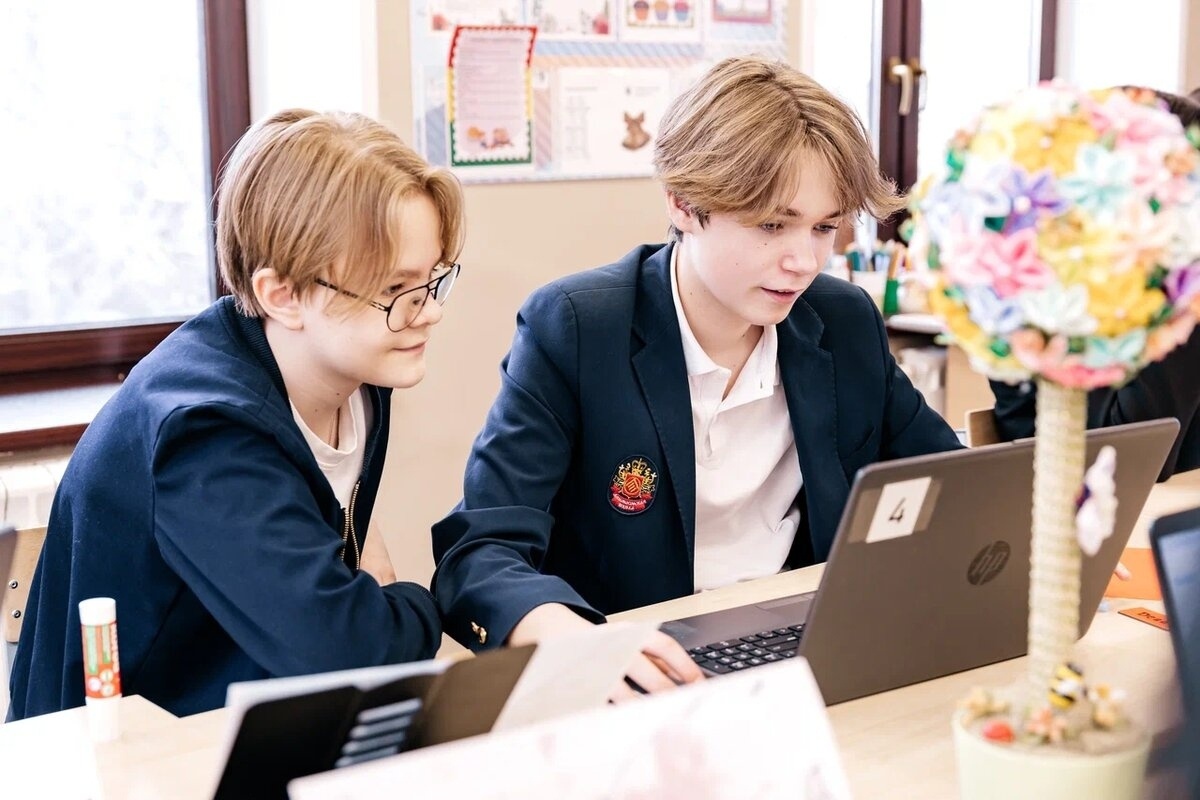 Фото: Ломоносовская школа