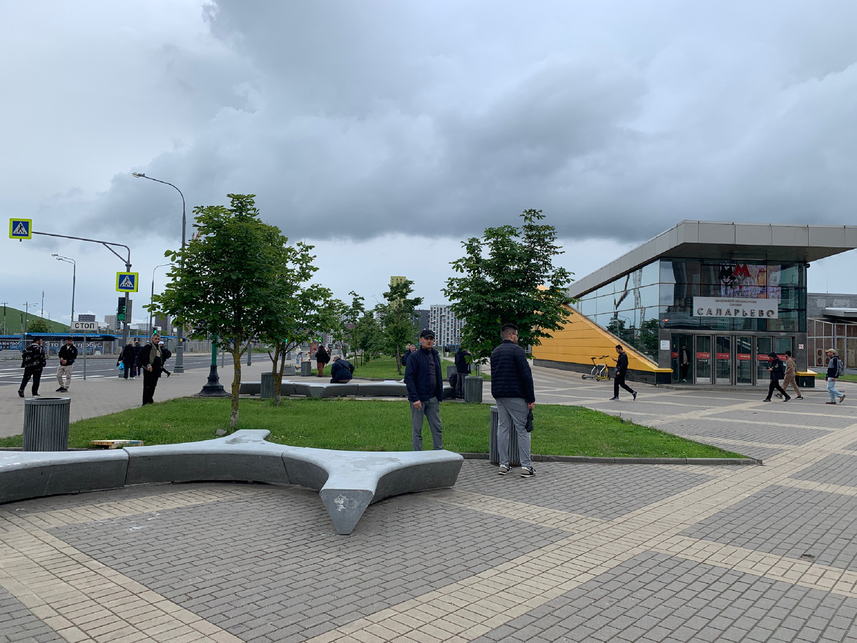 Вхол м метро  Саларьево