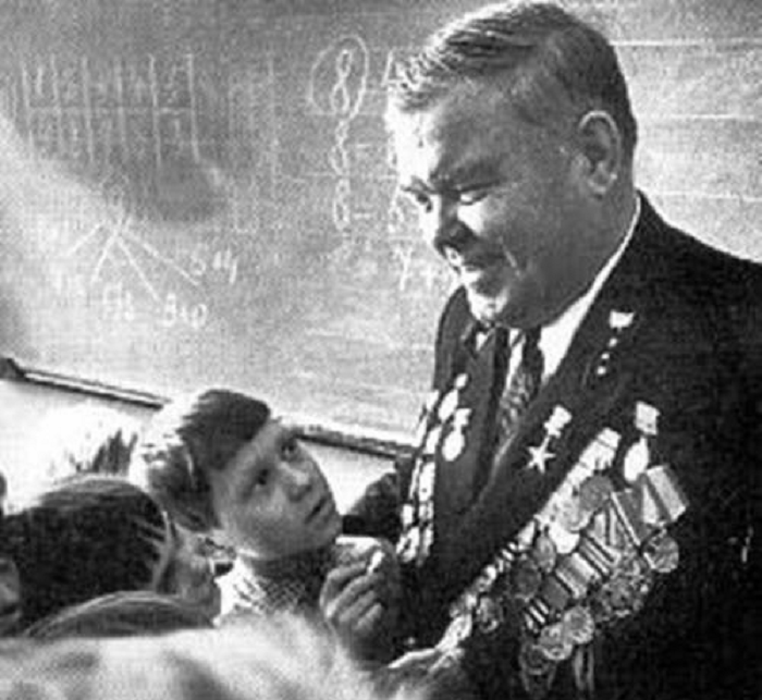 Петр Григорьевич на встрече с молодежью