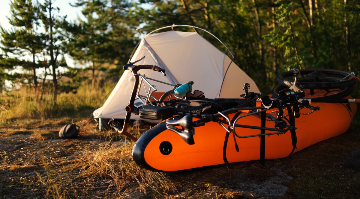 Мой товарищ, его пакрафт и велосипед Shulz BDC.