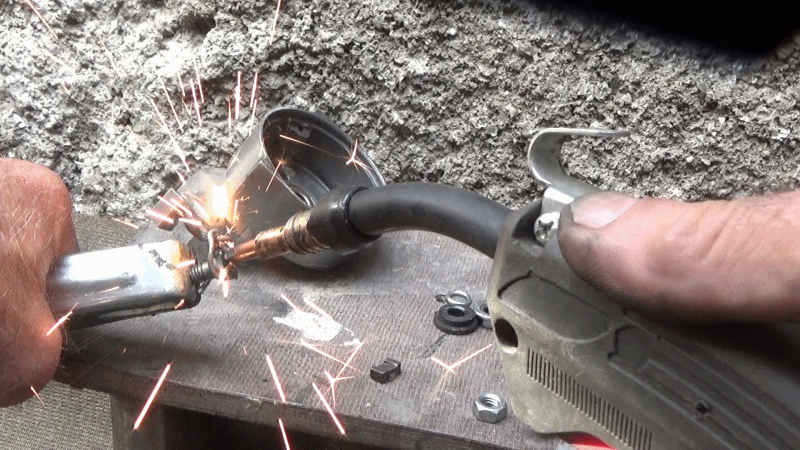 Плюсовая щетка приварена 