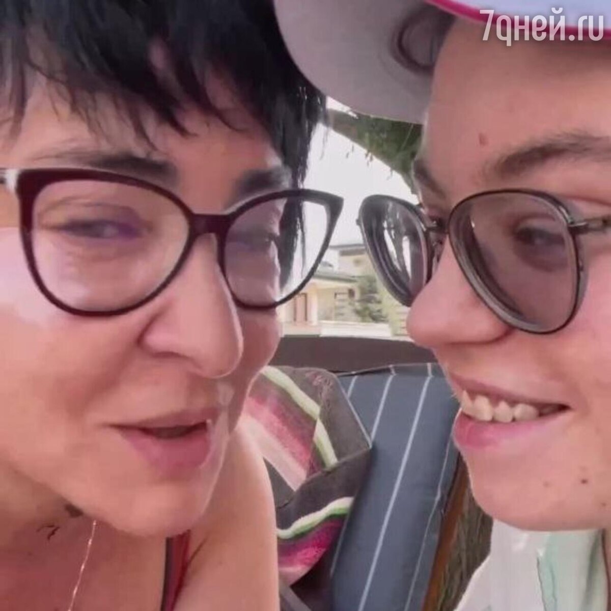    Лолита Милявская с дочерью Евой Социальные сети