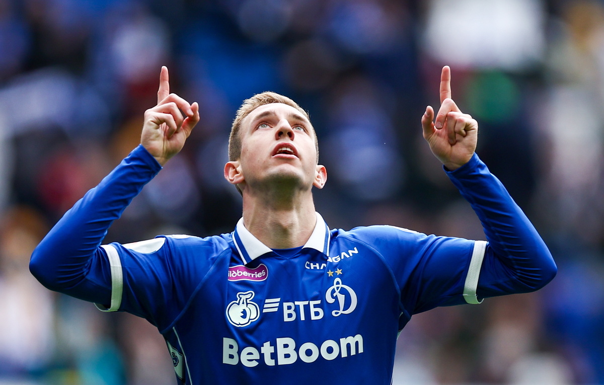    Футболист "Динамо" Ярослав Гладышев  Александр Щербак/ТАСС