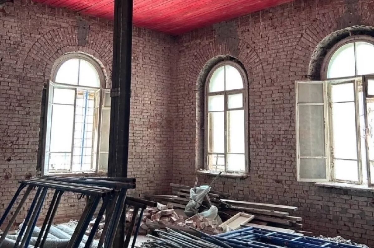    В Краснодаре продолжают реставрировать «Дом трудолюбия»