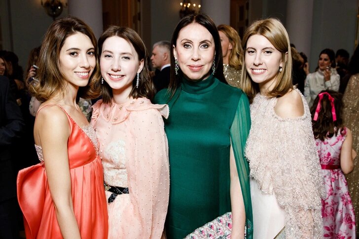    Ирина Малухина рассуждала в соцсетях о совести, и в образе «ущербного человека» подписчики углядели Альбину. Однако бывшая жена Меладзе заверила публику, что не имела в виду соперницу admin