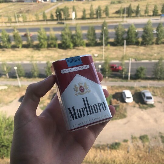 Купил в США мягкую пачку настоящих сигарет Marlboro: сравниваю с теми, что продают в России