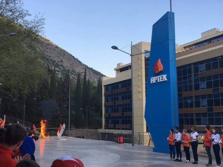     «Артек» ежегодно принимает почти 45 тысяч детей из регионов России. фото: читатель "мк в питере" / елизавета зыкова