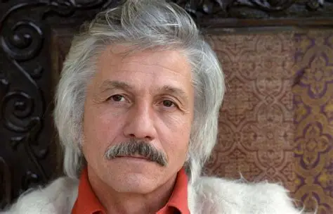 Фото: https://www.kino-teatr.ru/kino/acter/m/sov/849/bio/